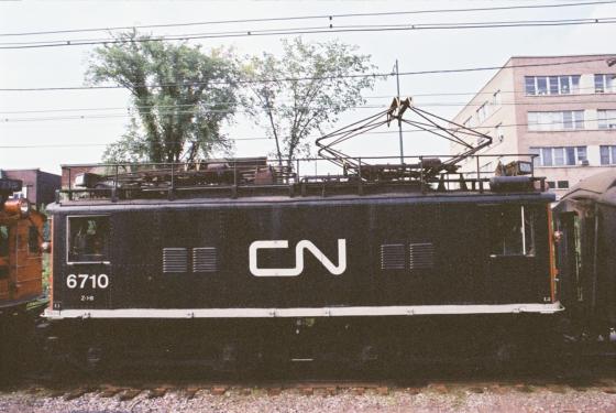 CN 6710 side view