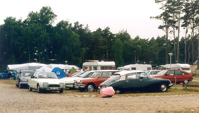 Många Citroëner på campingen